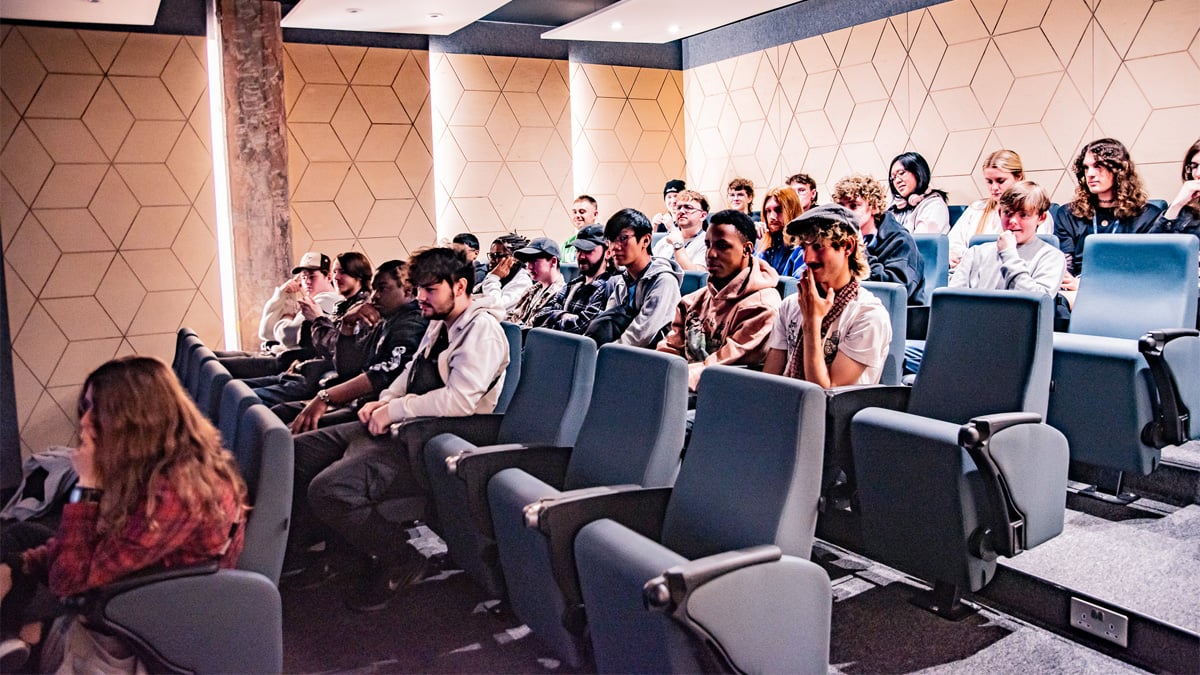 How to apply for a postgraduate degree at dBs Institute [Featured Image]