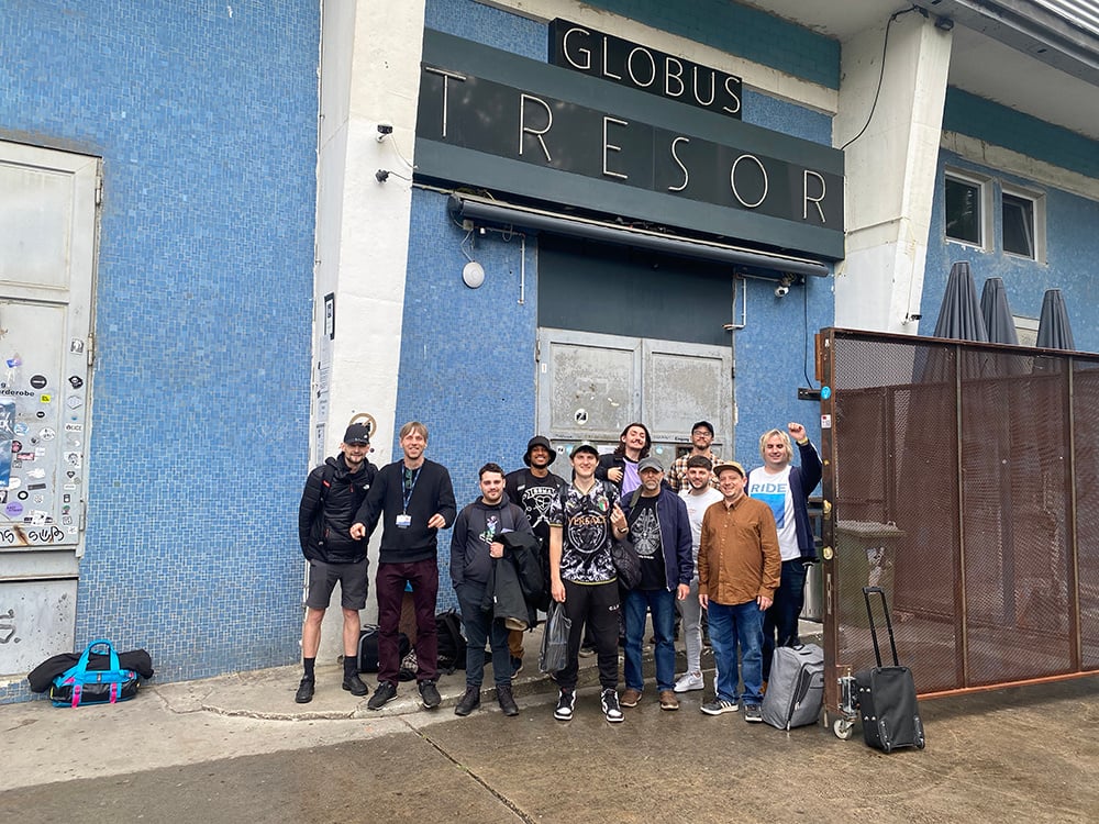 dBs Students outside Tresor