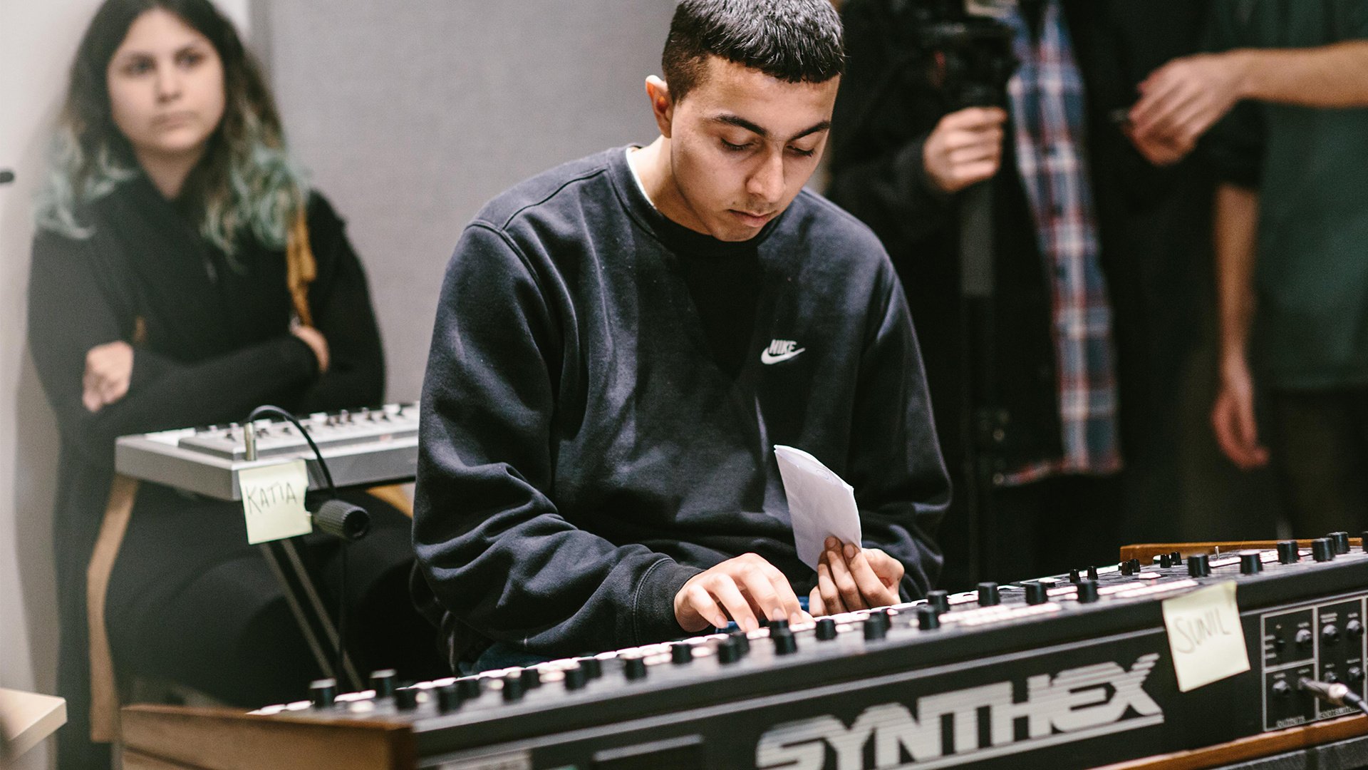 dBs student composing electronic music